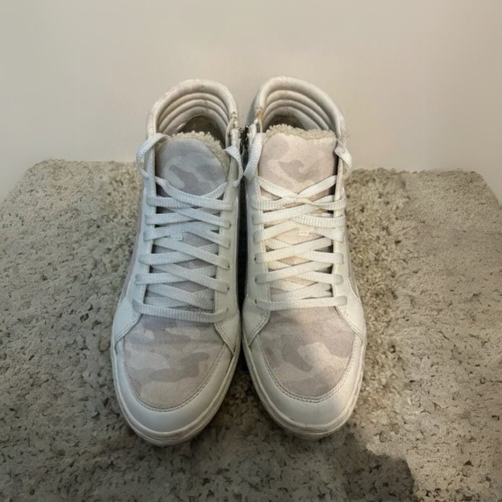 Women’s high top shoe Dr. Scholl’s size 8.5